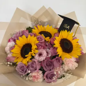 Bouquet de 20 rosas y 3 girasoles en Duitama - Primavera Floristería